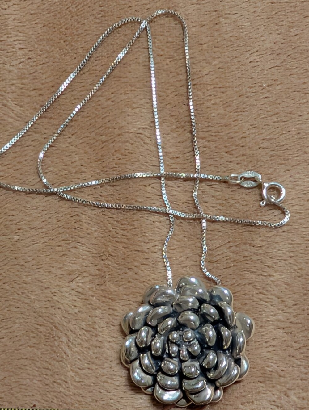 Solid 925 Sterling Silver Floral Pendant - Box Chain Chain